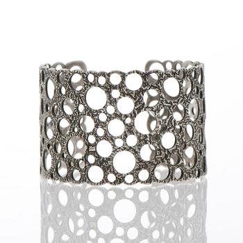 LIISA VITALI, rannekoru, hopeaa. Helsinki 1967.