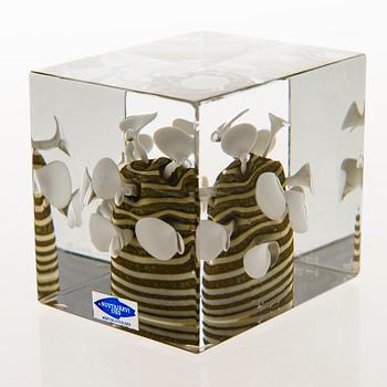 OIVA TOIKKA, An annual glass cube signed Oiva Toikka, Nuutajärvi 1981, numbered 999/1000.