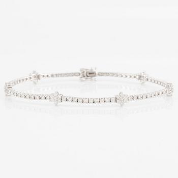 Bracelet, 18K white gold with brilliant-cut diamonds.