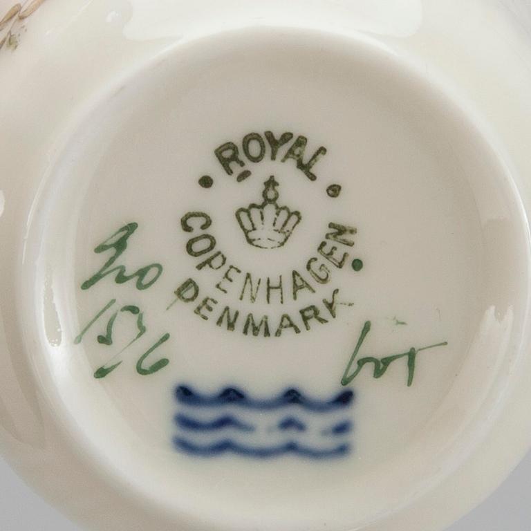 KAHVIKUPPEJA, 8 kpl, posliinia, Royal Copenhagen.