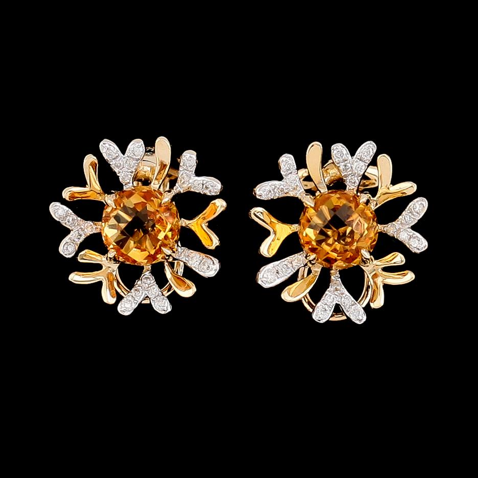ÖRHÄNGEN, 1 par, 14K guld, citriner och diamanter. Vikt ca 4 g.