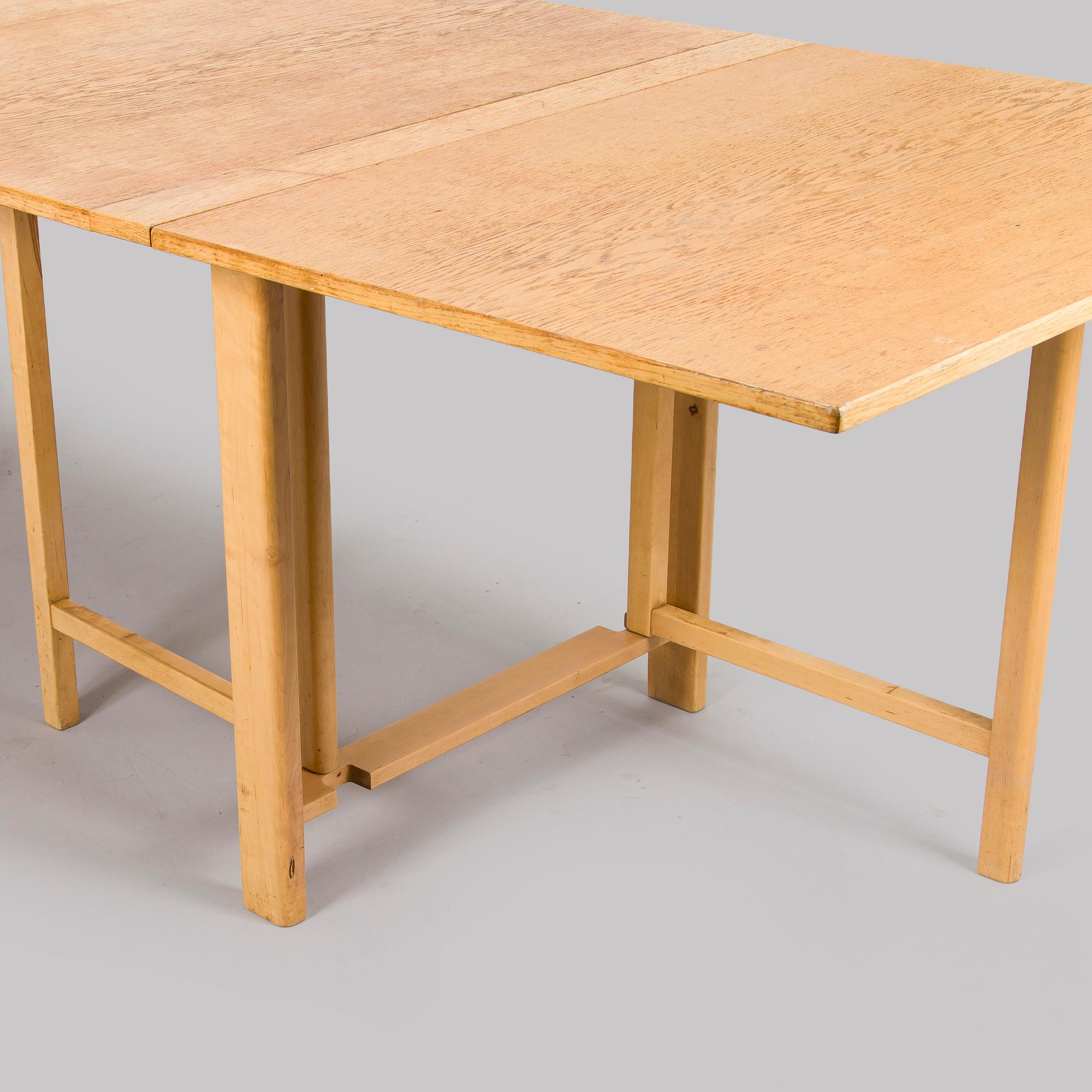 Bruno Mathsson, A 1940s / 1950s oak and birch "Maria flap" folding table for Mathsson International Värnamo.