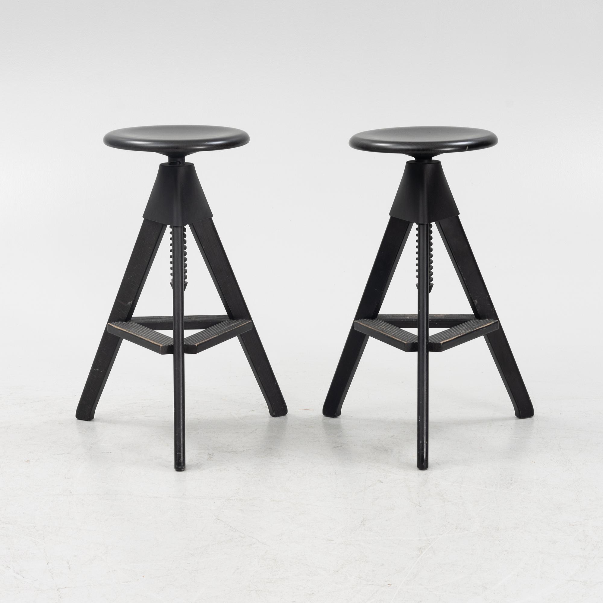 Konstantin Grcic, pallar, ett par, "Tom & Jerry, The Wild Bunch stool", Magis, formgiven 2012.
