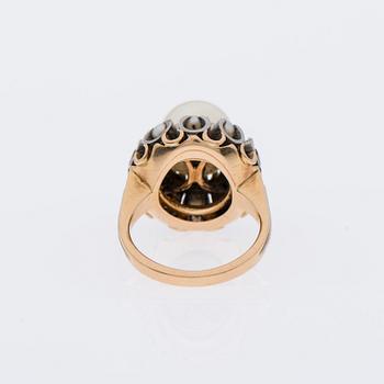 RING, odlad pärla, 14K guld. Finska kontrollstämplar.