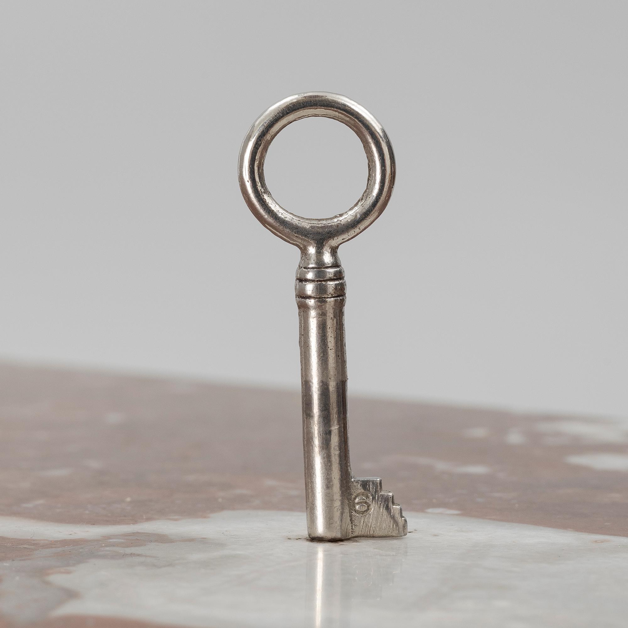 Chest of drawers, first half of the 20th century.