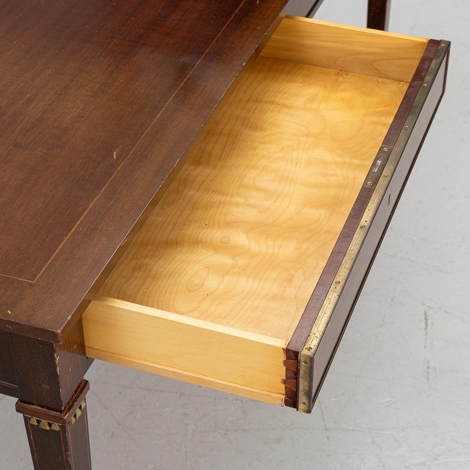 Desk, Gustavian style, second half of the 20th century.