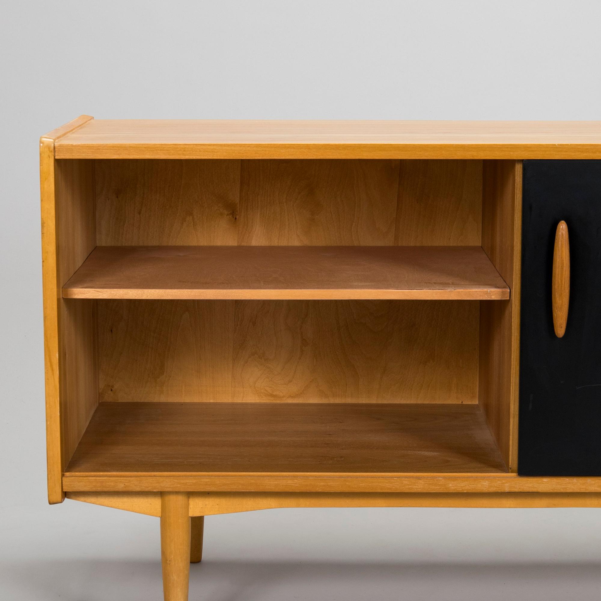 Nils Jonsson, sideboard / skänk, modell 222, (4008) licenstillverkad av Asko, Finland 1950/60-tal.