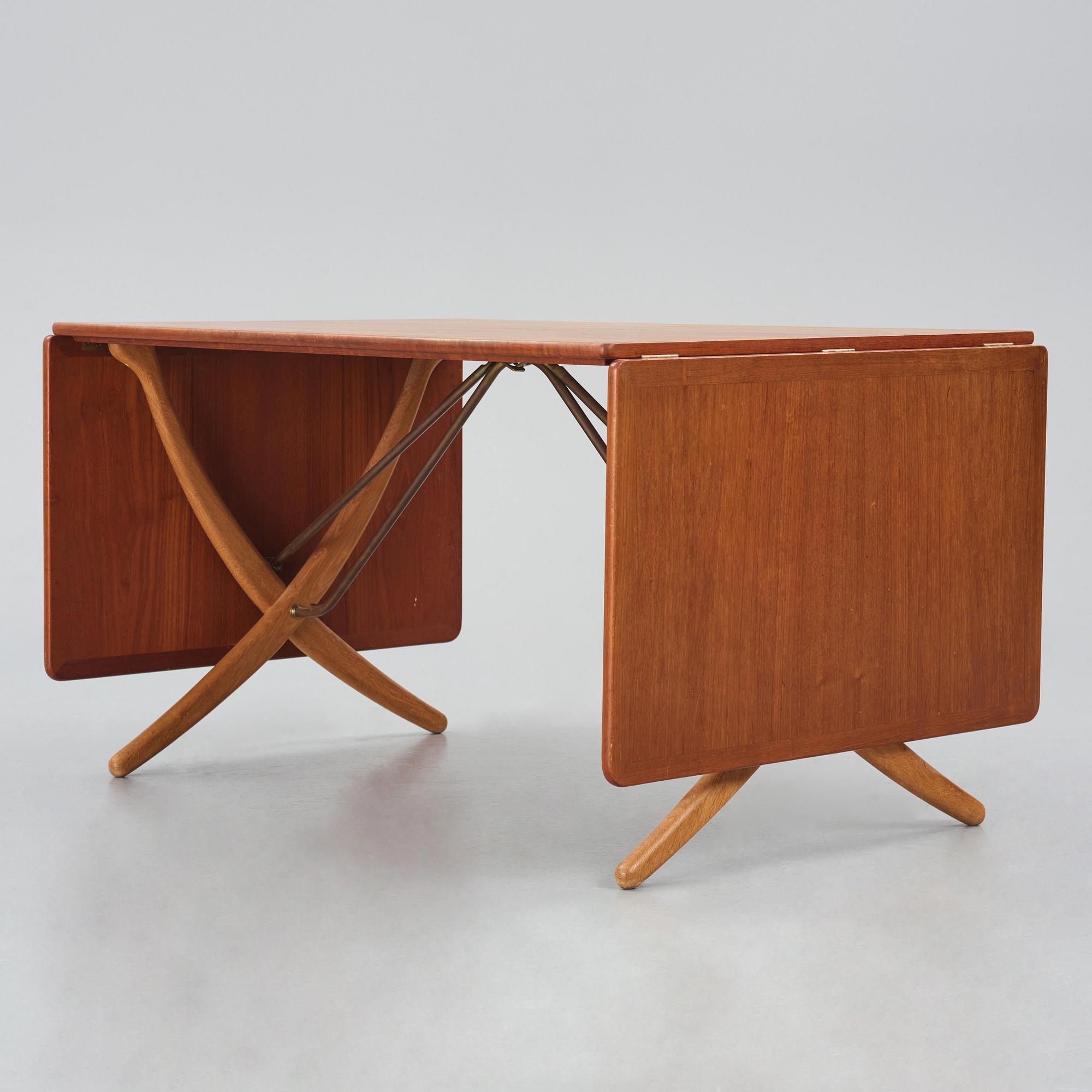 Hans J. Wegner, bord med klaffar "AT-304", teak och ek, Andreas Tuck, Danmark 1950-60-tal.