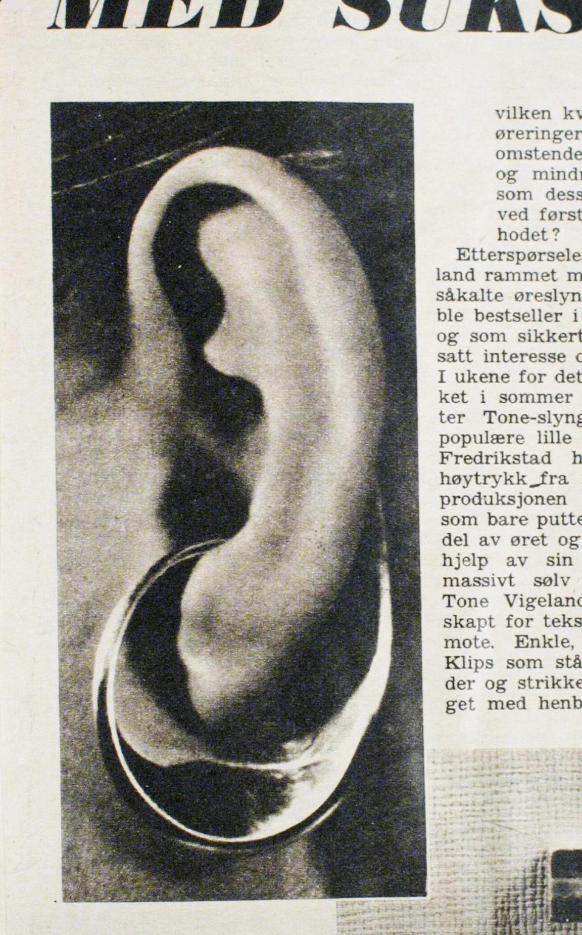 Tone Vigeland, earrings, a pair of "Sling" sterling silver, Norway.