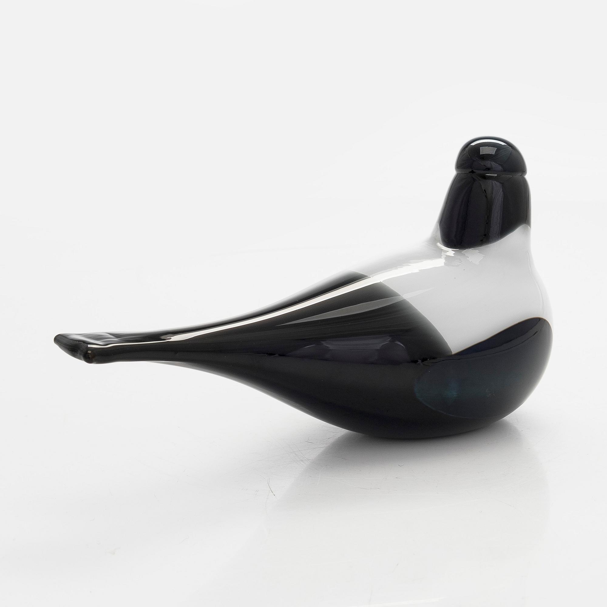 Oiva Toikka, a glass bird, signed O. Toikka Nuutajärvi.