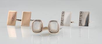 MANCHETTKNAPPAR, 3 par, silver samt pärlemor, ett par från Gustav Dahlgren & Co, Malmö. Total vikt 35,9 gram.