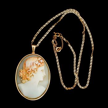 COLLIER MED KAMÉ, 18 k guld, kamé JP Stockholm 1944. Total vikt 18 g.