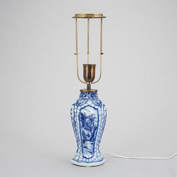 BORDSLAMPA, Porslin, Kina, 1800-tal.