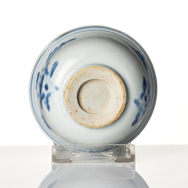 A blue and white bowl, Qing dynasty, 17th century.