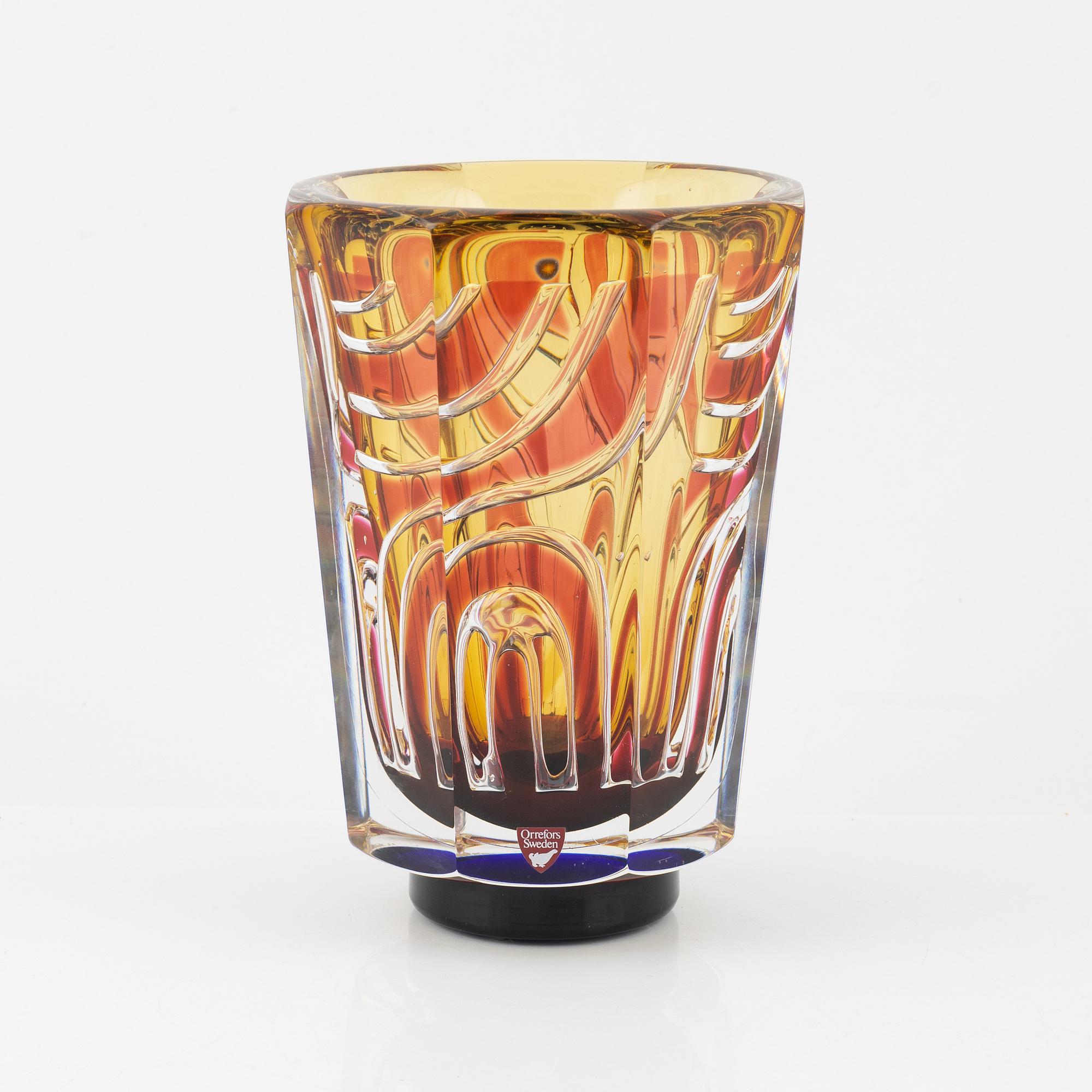 Jan Johansson, a glass vase, 'The Sea III', Orrefors Gallery, 19/40, Sweden 1990.