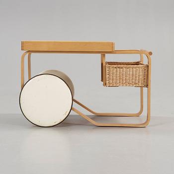 An Alvar Aalto birch serving trolley, made on license by Aalto design Hedemora on behalf of Artek, Sweden 1946-56.