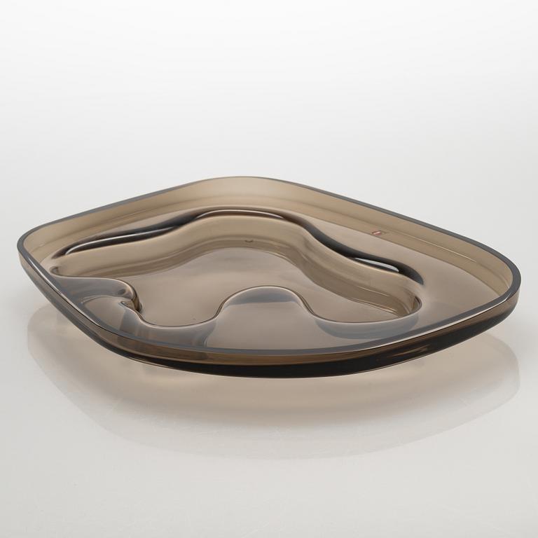 Alvar Aalto, a serving dish signed Alvar Aalto Iittala.