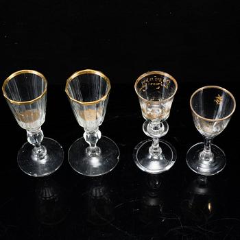GLAS, fyra stycken, olika. Tidigt 1800-tal.
