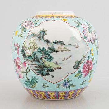 A Chinese sgraffito and famille rose jar, Republic, 20th century.
