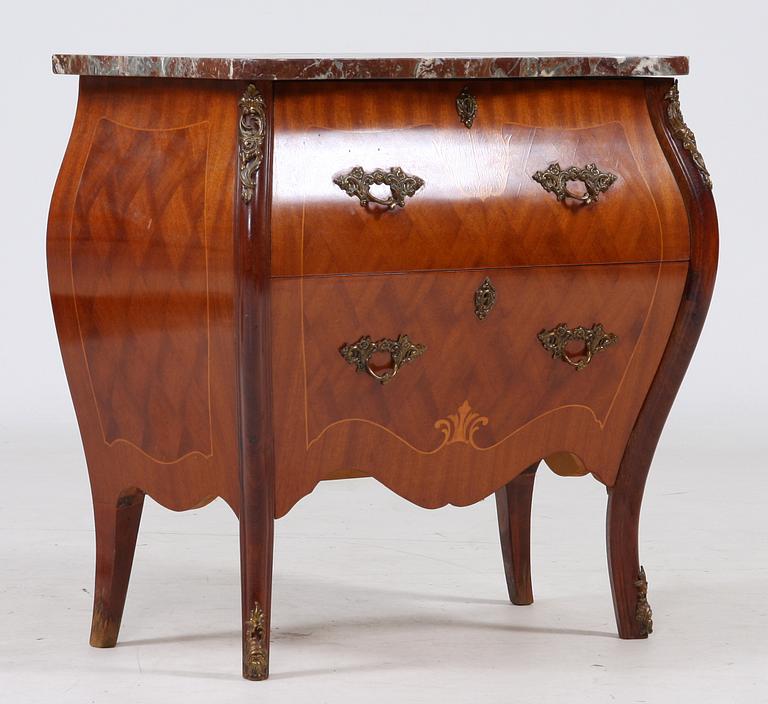 BYRÅ, rokokostil, 1900-tal.