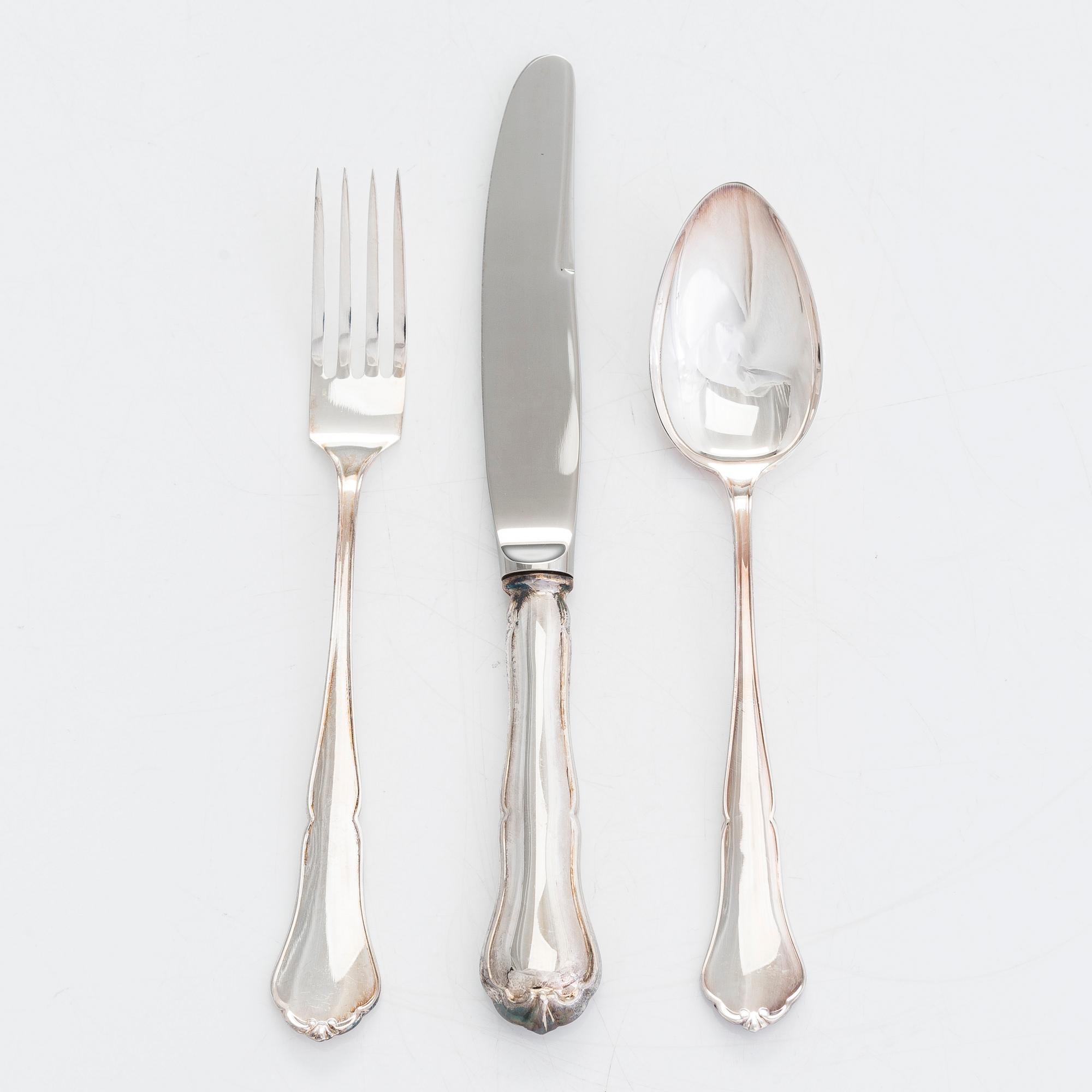 Bestickuppsättning för tolv, 36 dlr, silver, "Chippendale", Auran Kultaseppä, Åbo 1990-93. I originallåda.