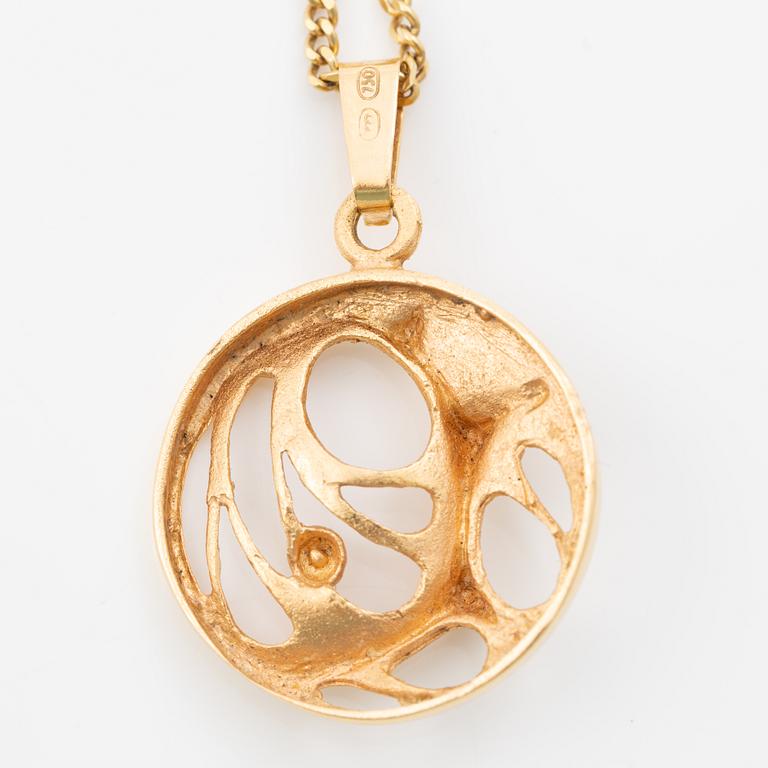 Hänge 18K guld, Finland, med kedja 14K guld.