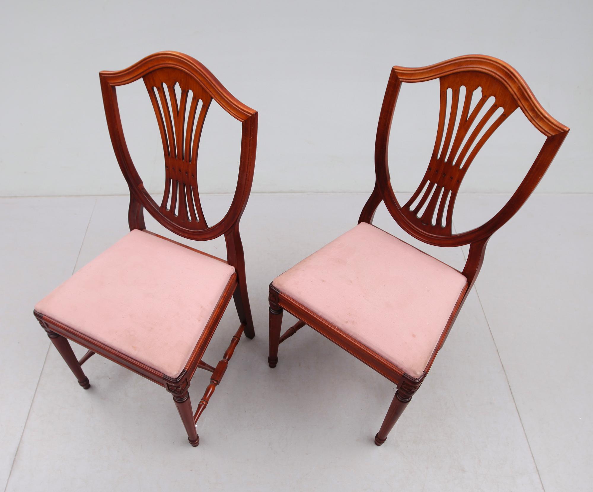 MATGRUPP, 5 delar, gustaviansk stil, 1900-talets andra hälft.