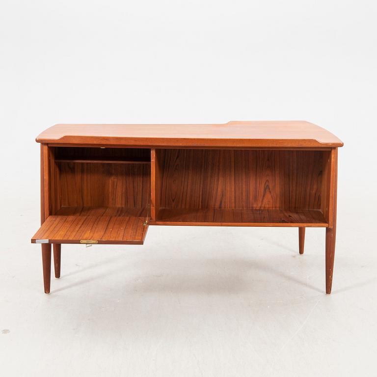 A 1950/560s teak desk from Lelångs mböelfabrik.