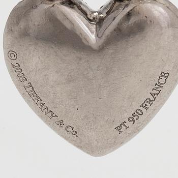 Tiffany & Co, a platinum necklace with a pendant in the shape of a heart, with diamonds totalling approximately 0.27 ct.
