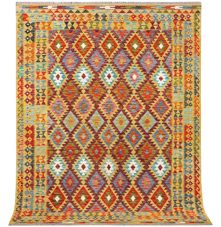 A Kilim rug, c. 240 x 181 cm.