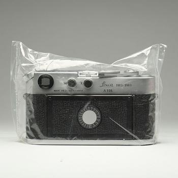 KAMERA, Leica M4-P Edition 70 Jahre 1913-1983, No 1620050 samt A 106, 1983.