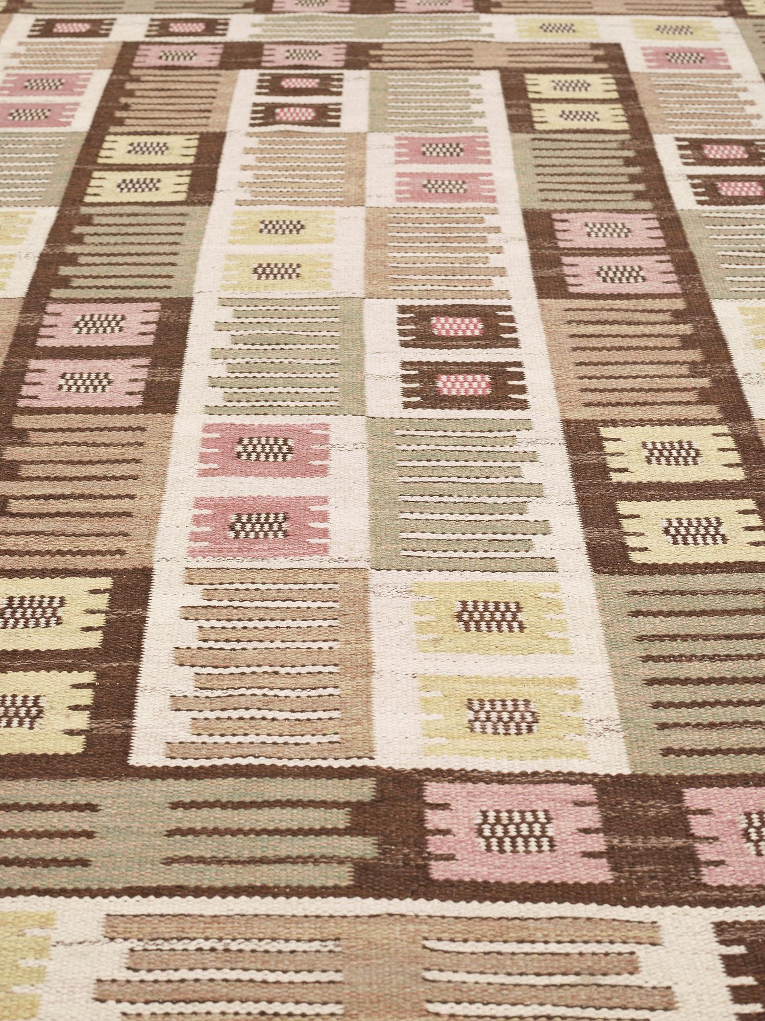 MATTA. "Nyponblomman". Rölakan. 299 x 200 cm. Signerad AB MMF.