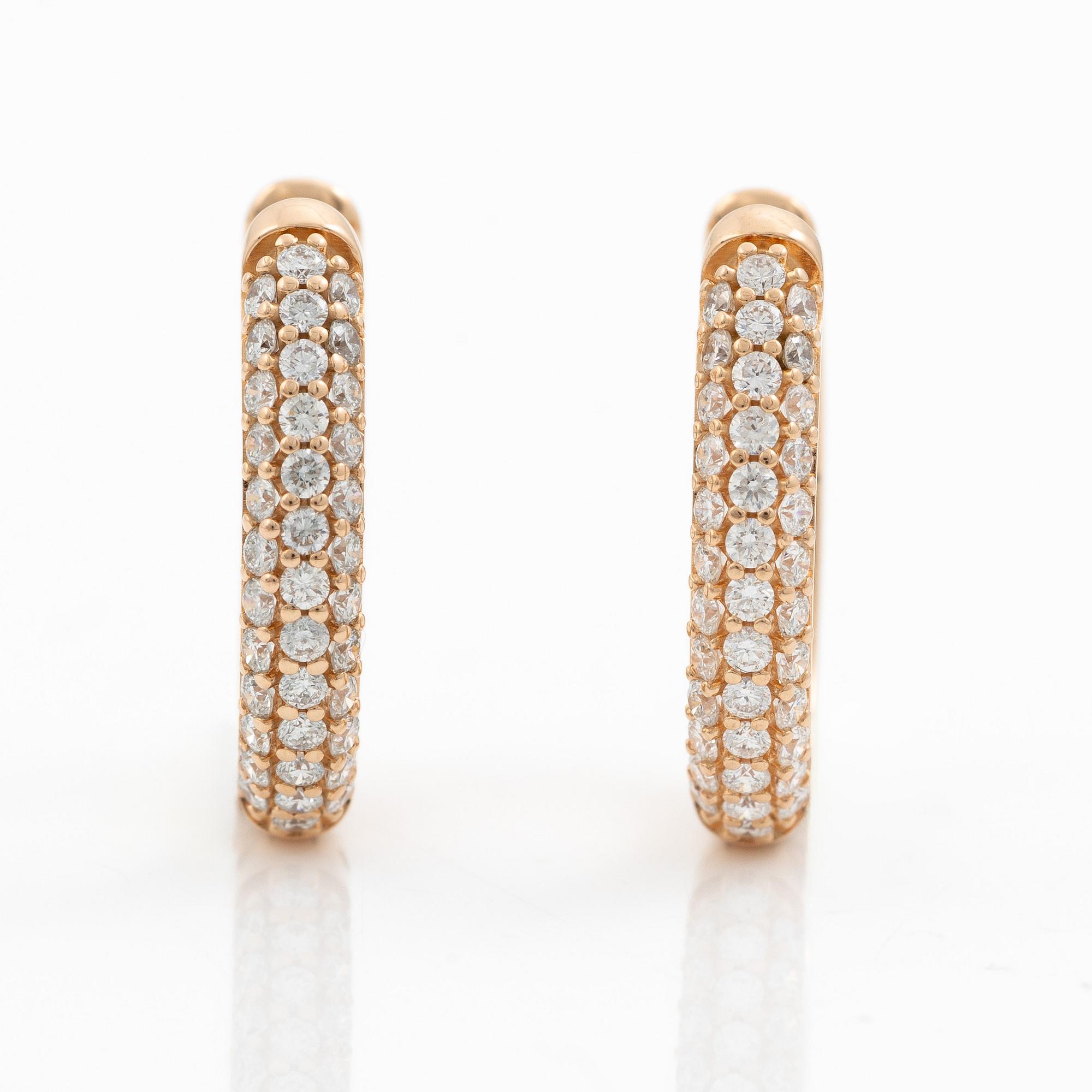 Hoop earrings 18K  gold with brilliant-cut diamonds.