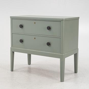 A painted chest of drawers, Jakobssons, Säffle,  first half of the 20th Century.