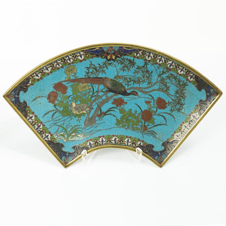 Fat, ett par, cloissoné. Japan, Meiji (1868-1912).