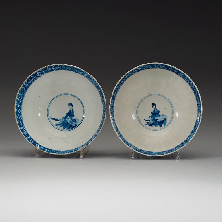 A pair of blue and white Lotus shaped bowls, Qing dynasty, Kangxi (1662-1722).