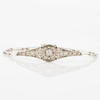 Bracelet 18K gold with old- and eight-cut diamonds.