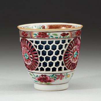 A famille rose and blue cup, Qing dynasty Qianlong (1736-95).