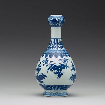 A blue and white 'three abundancies' bottle vase, China, 20th Century.