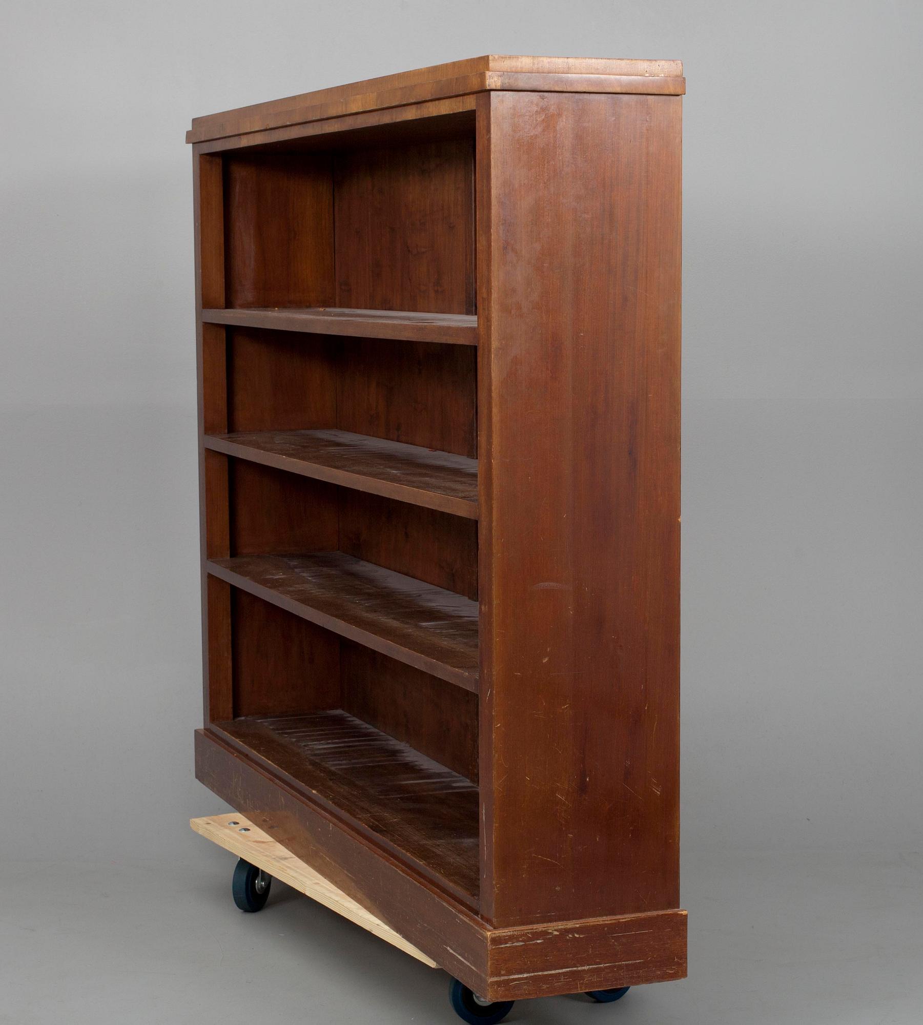 BOKHYLLA, mahognyfanerad, 1900-talets början.