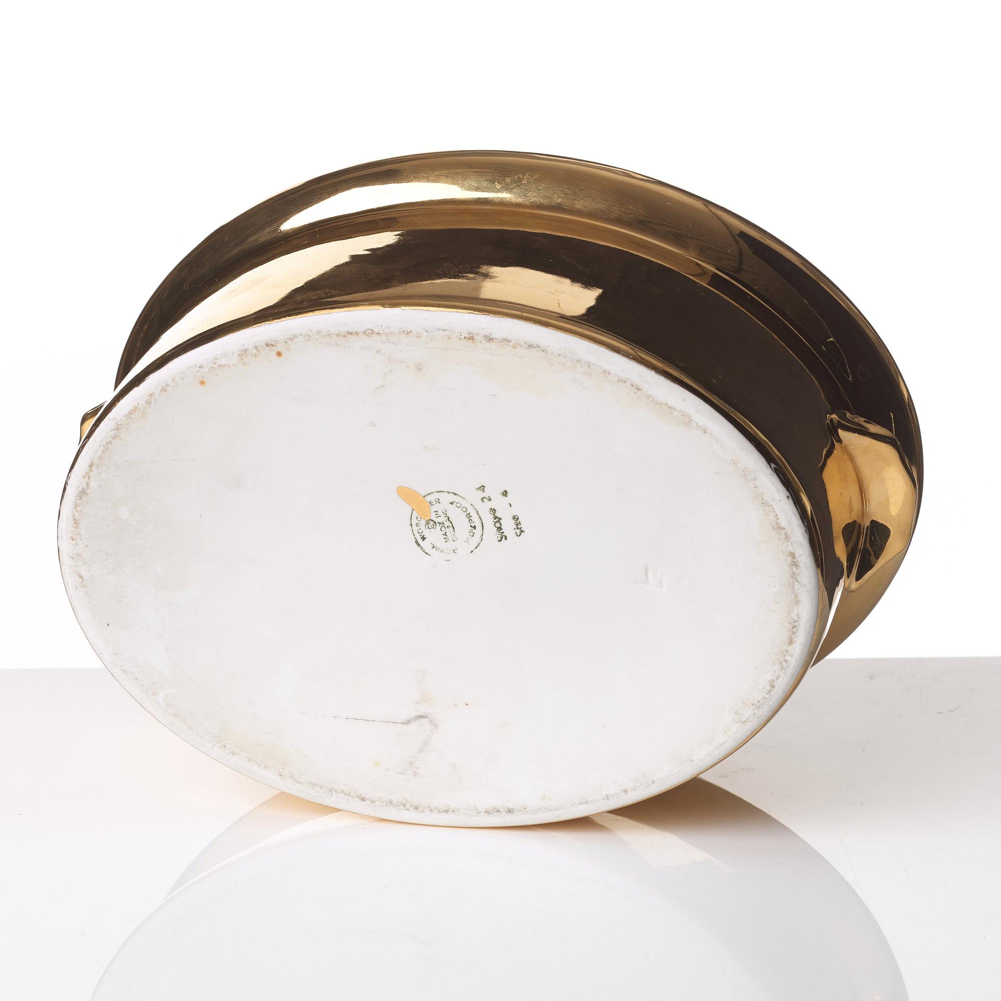 A matched part dinner service, Italy/England, 20th Century. (13 pieces).