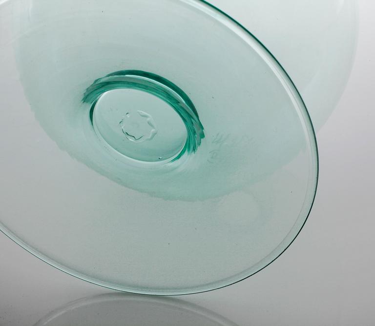 A glass vase, possibly by Napoleone Martinuzzi or Vetorio Zecchin, MVM Cappellin Murano, first half of the 20th century.