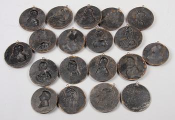 GJUTJÄRNSPLAKETTER. 19 st.