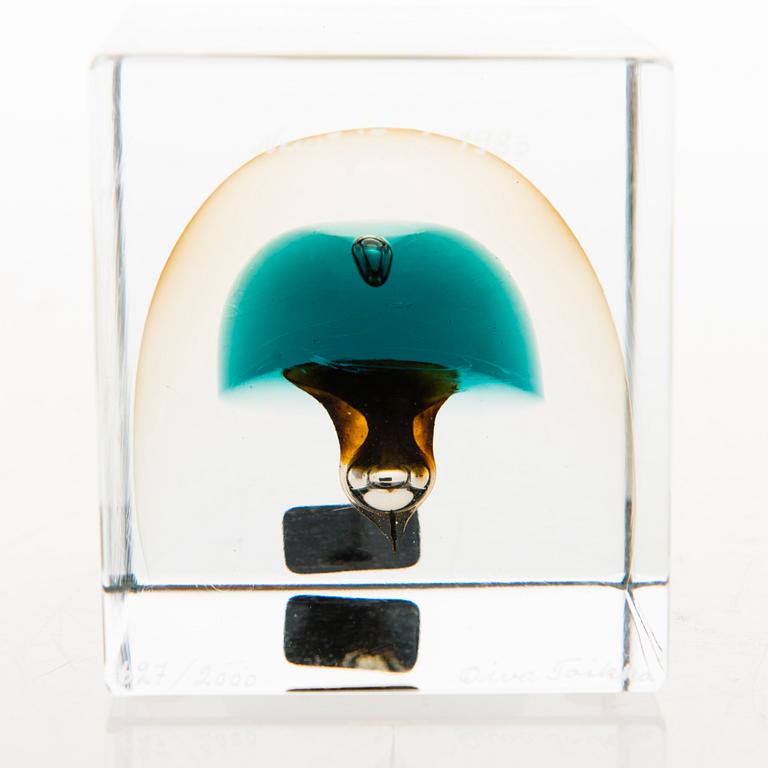 OIVA TOIKKA, An annual glass cube, signed Oiva Toikka Nuutajärvi 1983 and numbered 627/2000.