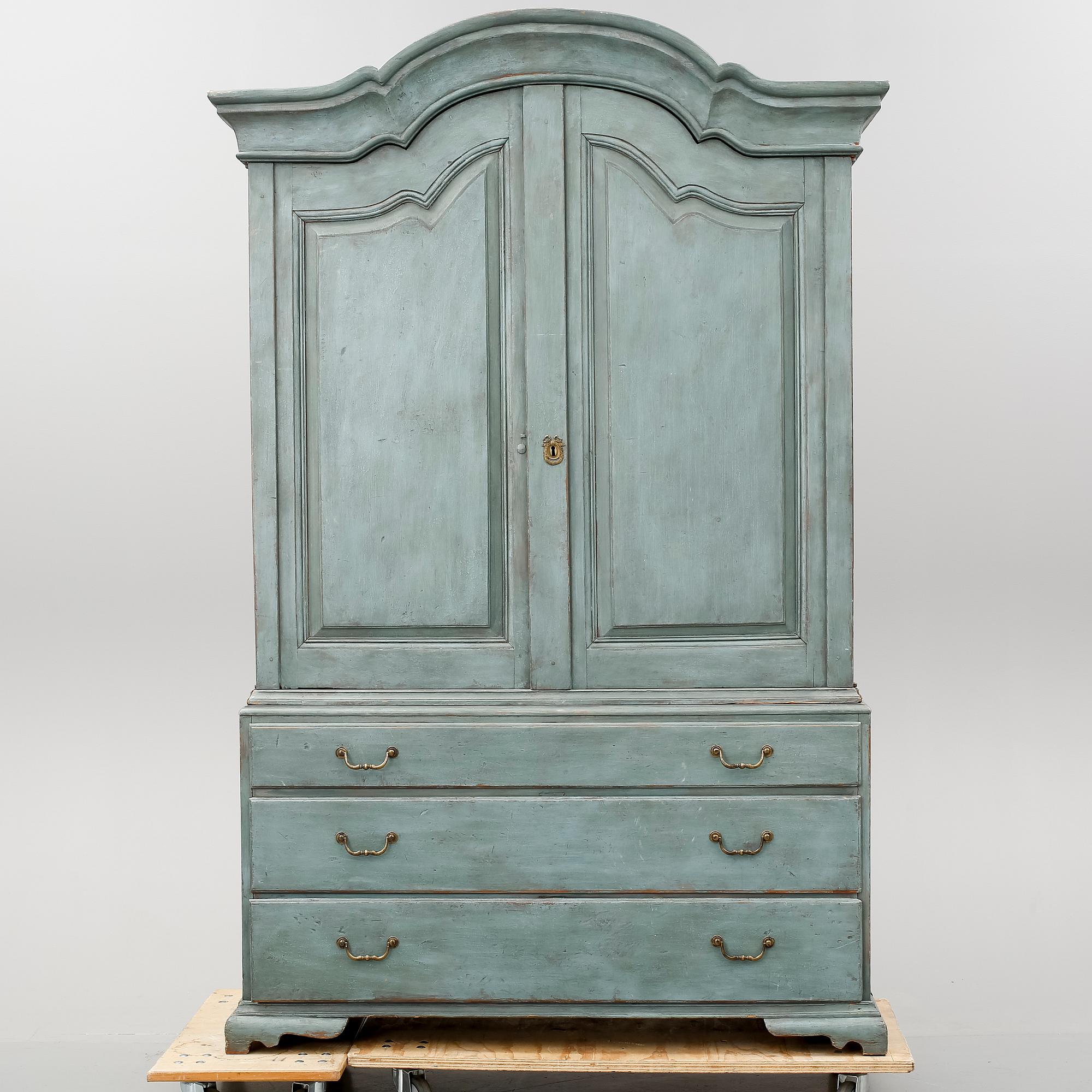 SKÅP, rokoko. 1700-talets tredje kvartal.