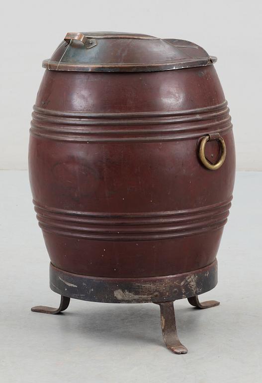 VATTENTUNNA MED LOCK, koppar, märkt John Johansson, Norrtälje,1800/1900-tal.