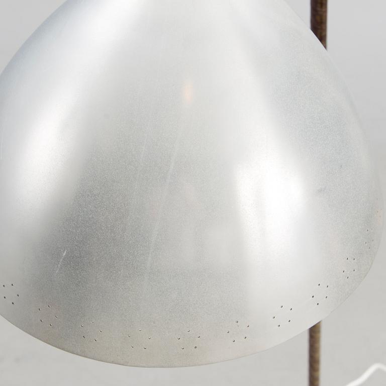 Lisa Johansson-Pape, GOLVLAMPA, model 2062, Stockmann Orno, 1900-talets mitt.
