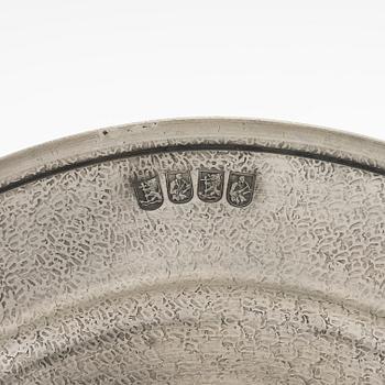Eight Swedish pewter plates, Scandia tenn, Karlshamn 1994-95.