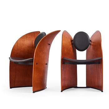 32. Svein Gusrud, a pair of "Sevilla" armchairs, Møremøbler, Norway 1990s.