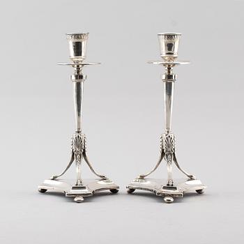 LJUSSTAKAR, 1 par, nysilver, C G Hallberg, 1900-talets första hälft.